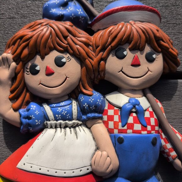 Vintage Raggedy Ann and Andy Ceramic Wall Plaque Wall Hanging - Picture 2 of 6